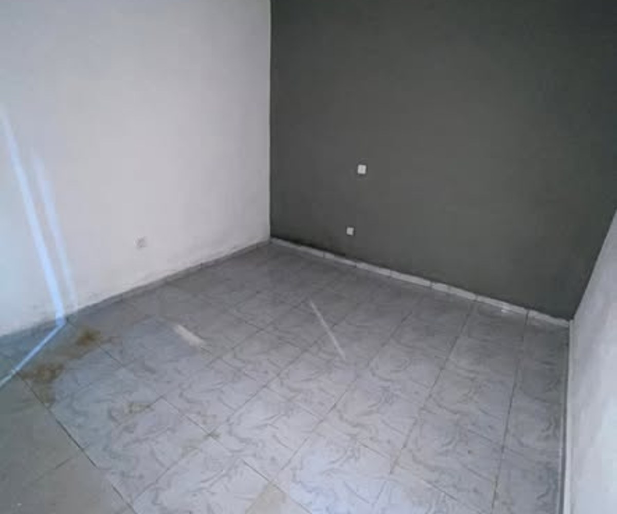 Vaste chambre moderne à Logpom, Douala