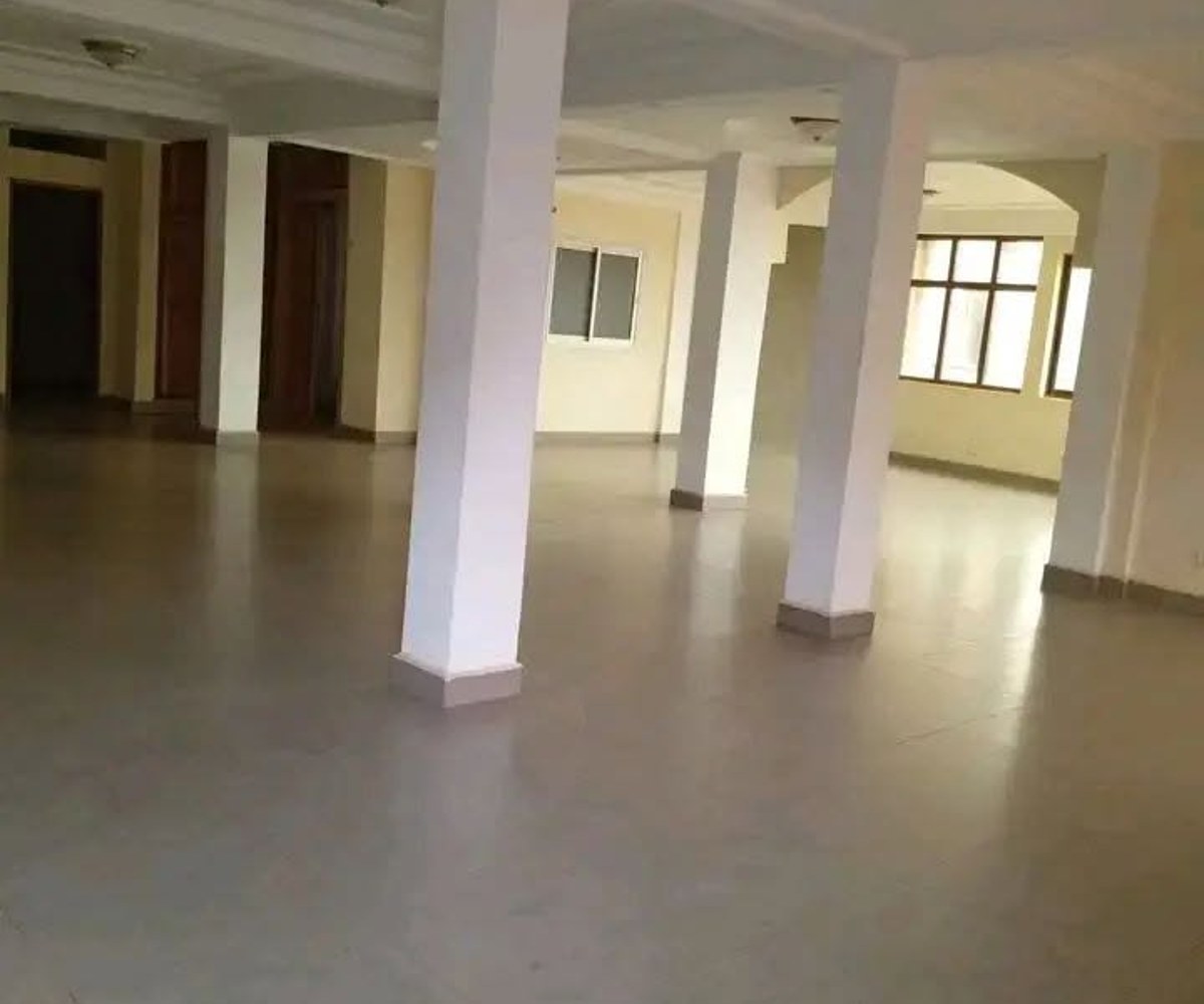 Grande salle à louer à Essos