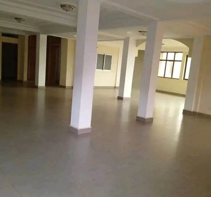 Grande salle à louer à Essos