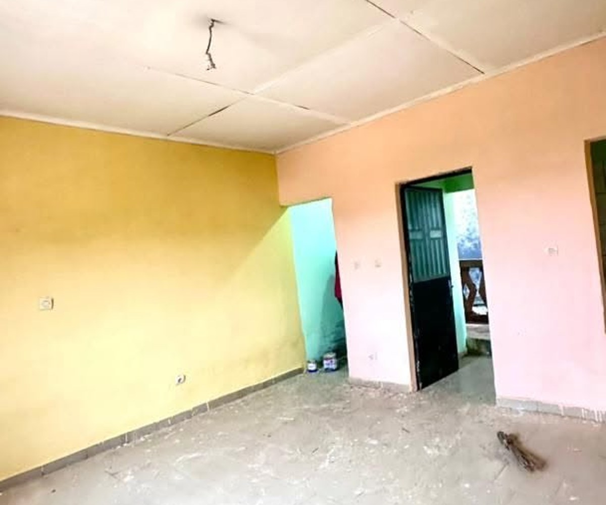 Chambre moderne avec douche et cuisine - Nsam Yaoundé