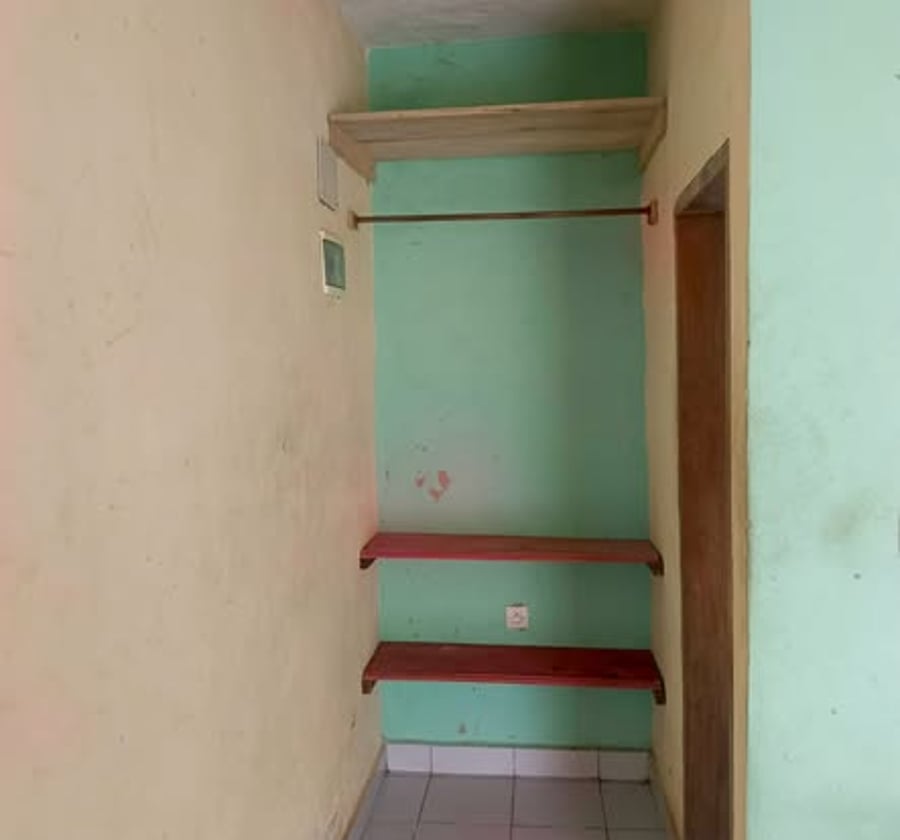 Chambre moderne à louer à Tsinga Village