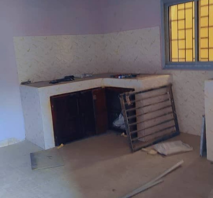 Appartement moderne à louer - PK 10