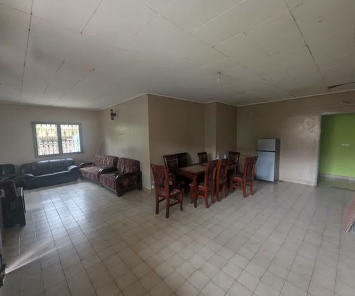 Villa à louer – Titi Garage, Yaoundé