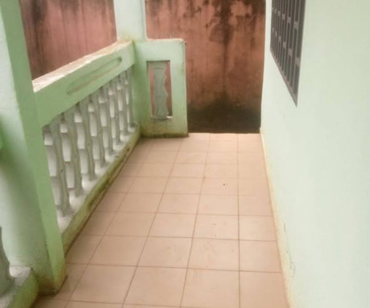 Vaste appartement 2 chambres à Etoug-Ebe