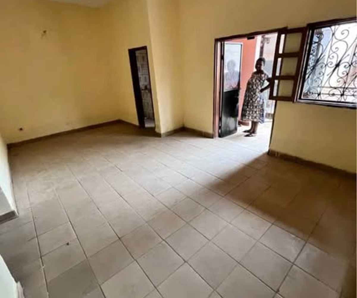 Appartement moderne 2 chambres à louer à Étoudi