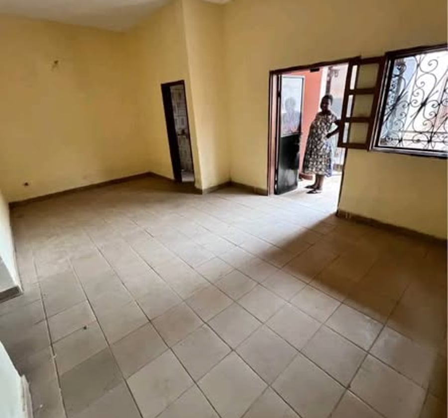 Appartement moderne 2 chambres à louer à Étoudi