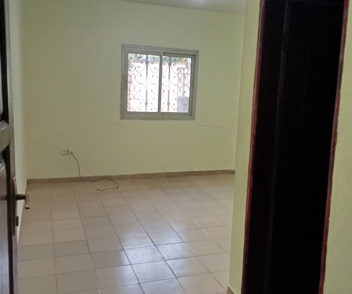 Appartement à louer Damas Petit Génie - 3 chambres, 130 000 XAF/mois