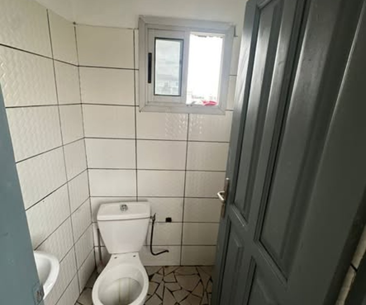 Chambre moderne à louer - Makepe Missoké