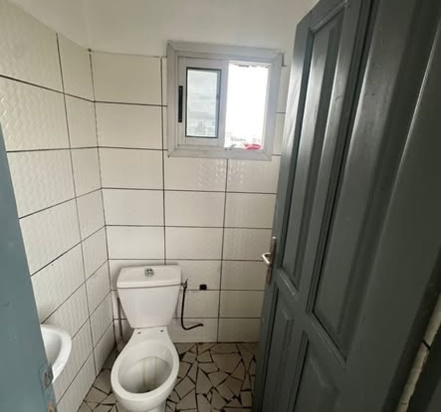 Chambre moderne à louer - Makepe Missoké