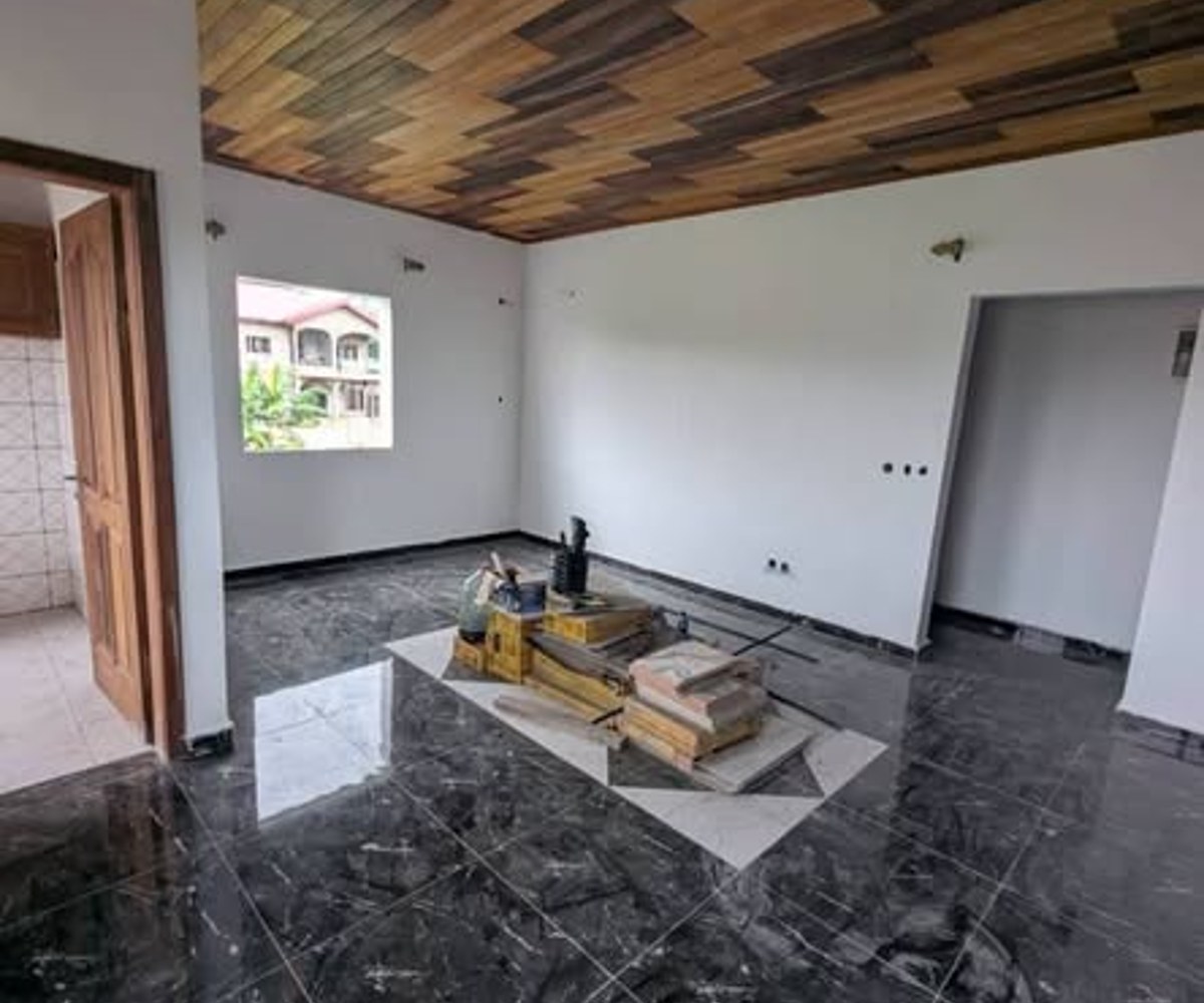 Appartement 2 chambres à louer à Nkolnda