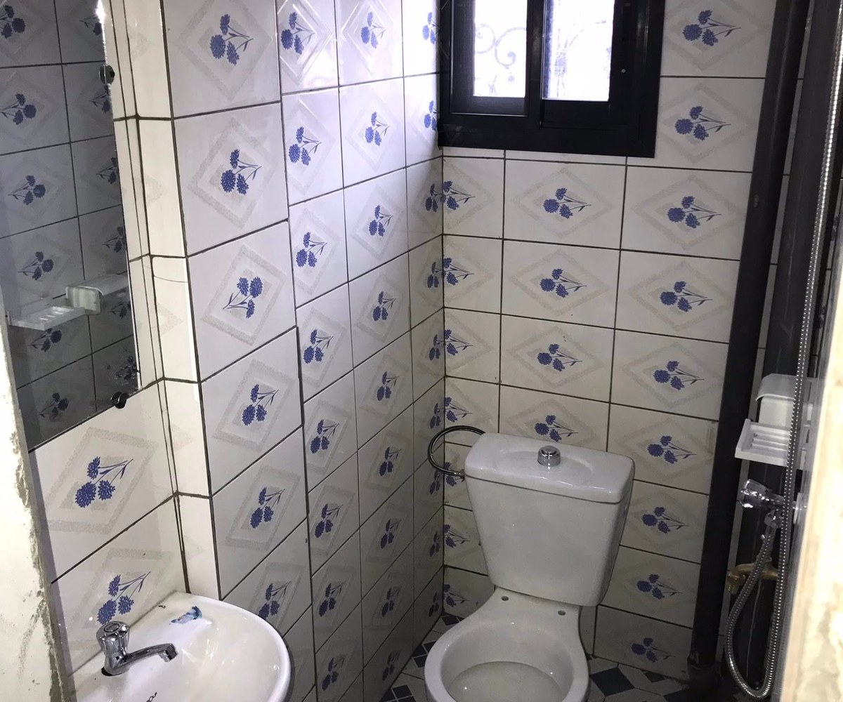 8 chambres modernes à Ngoa-Ekele, Yaoundé