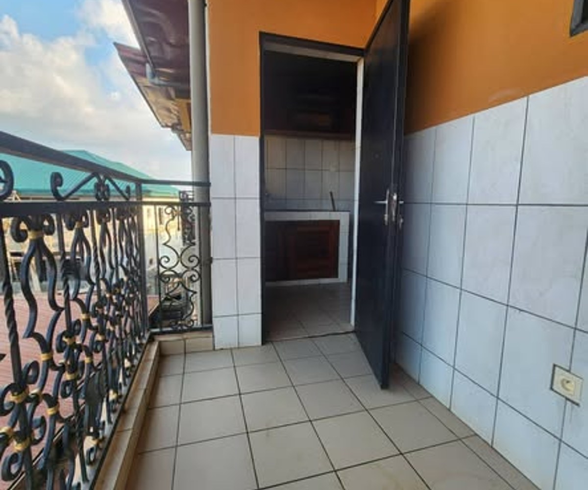 Appartement 2 chambres à louer à Nkolfoulou