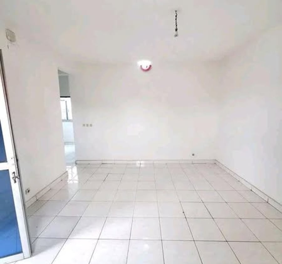 Studio moderne spacieux à Logpom