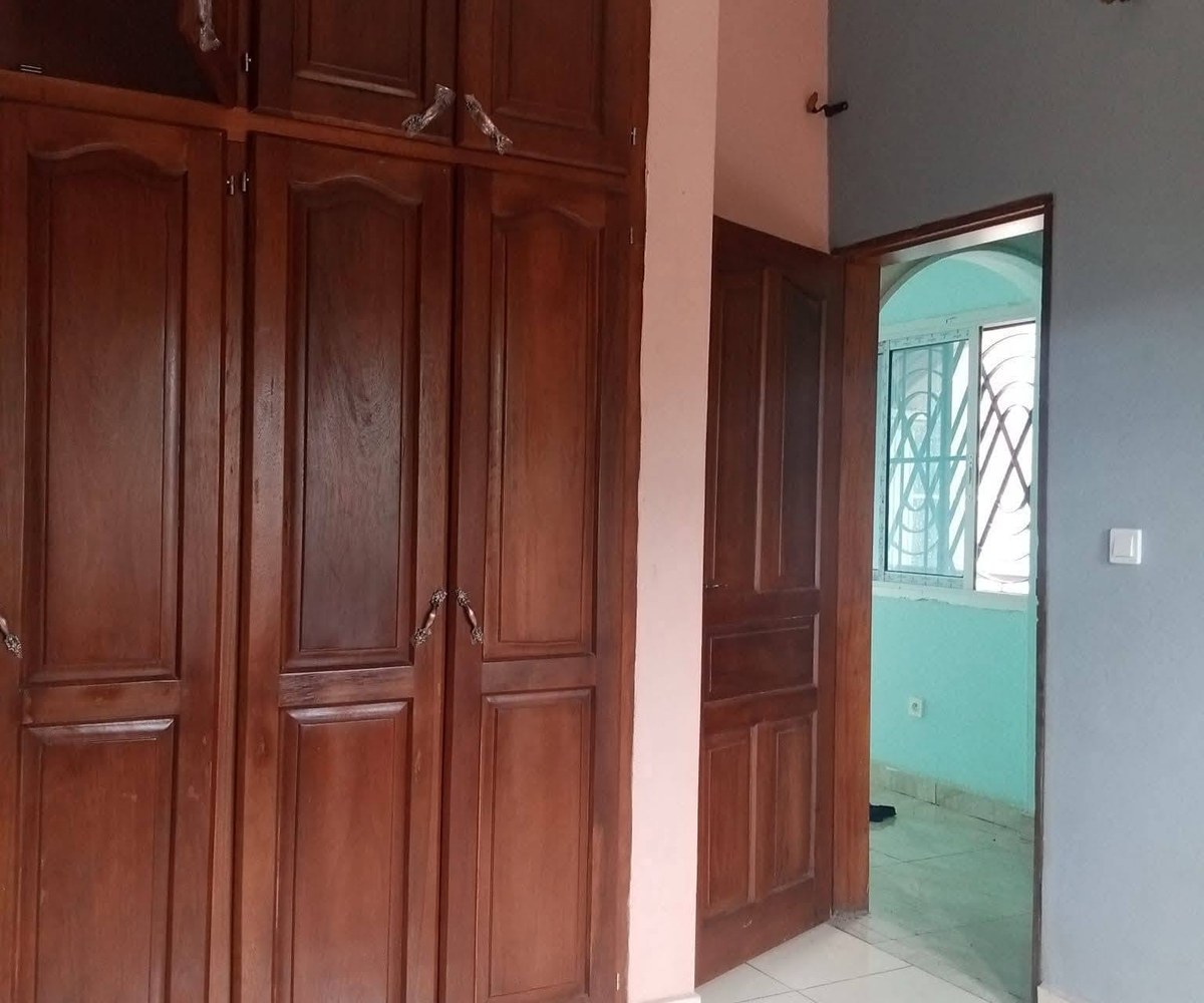 Studio moderne à louer à Nkolbisson