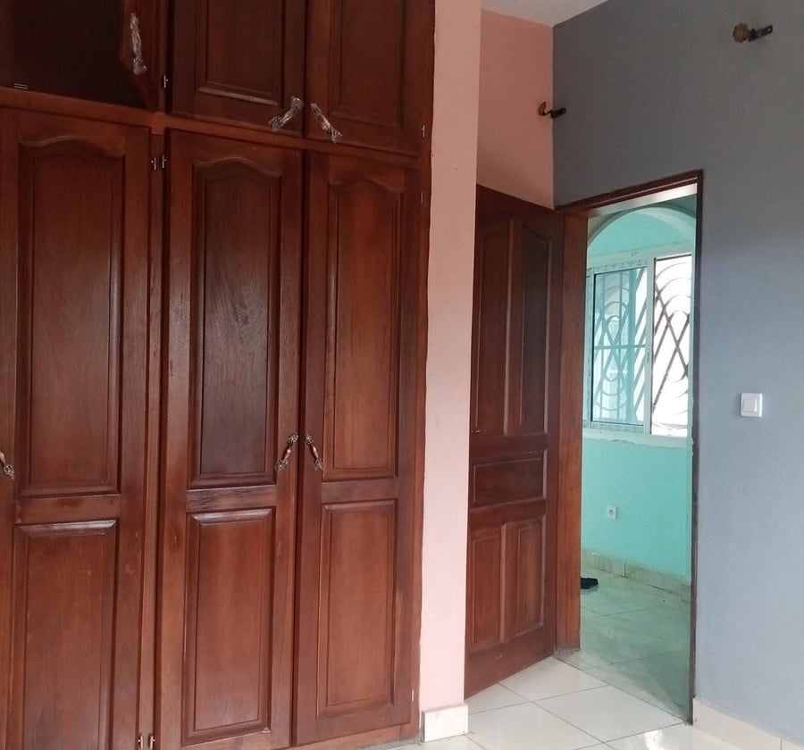 Studio moderne à louer à Nkolbisson