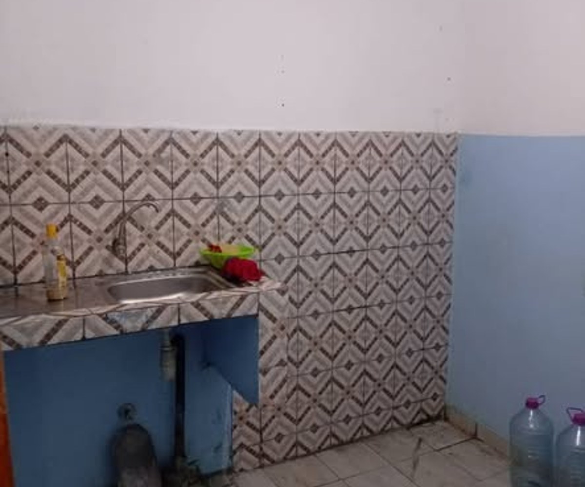 Vaste chambre moderne à louer - Ndogbong, Douala