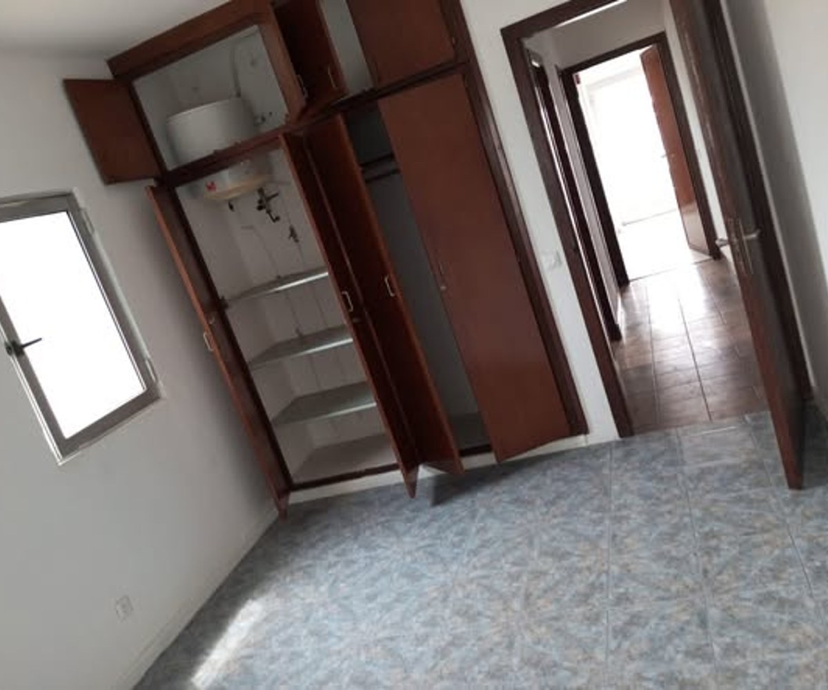 Appartement haut standing 3 chambres – Bonapriso, Douala