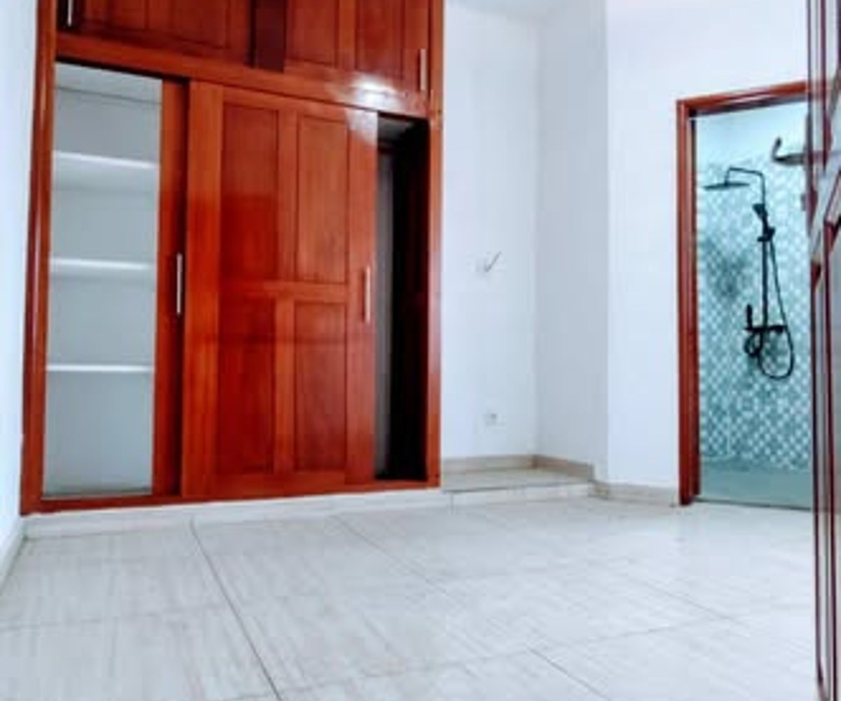 Appartement 3 chambres à louer à Bonapriso - 400 000 FCFA/mois