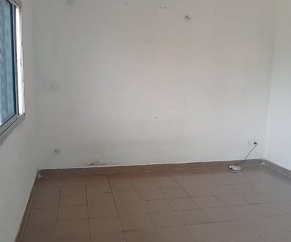 Studio à louer au PK12, Douala