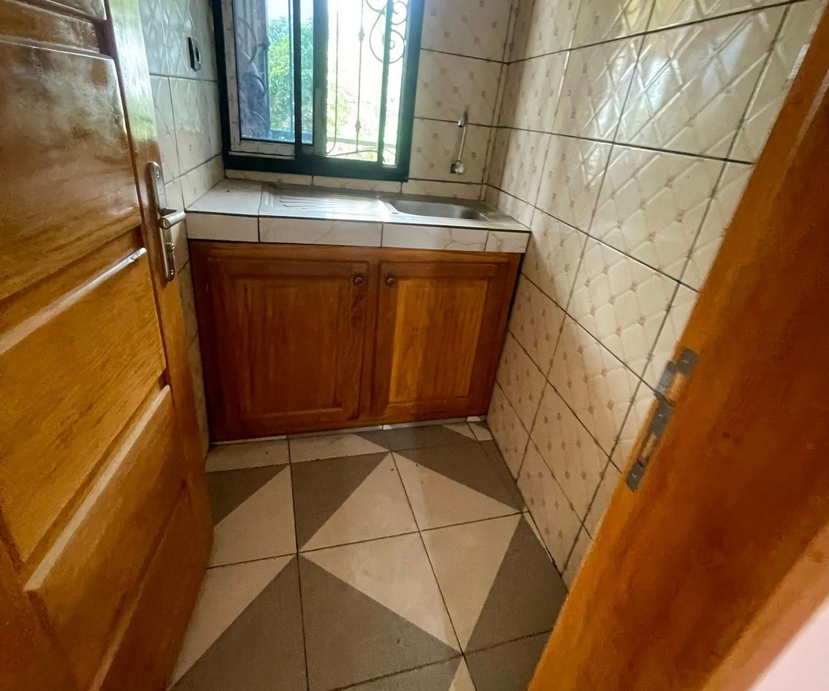 Studio moderne à louer – Japoma Cocotier
