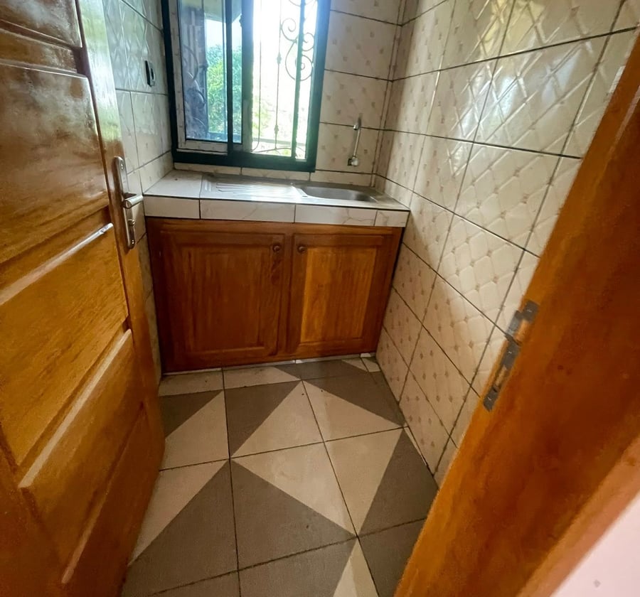 Studio moderne à louer – Japoma Cocotier
