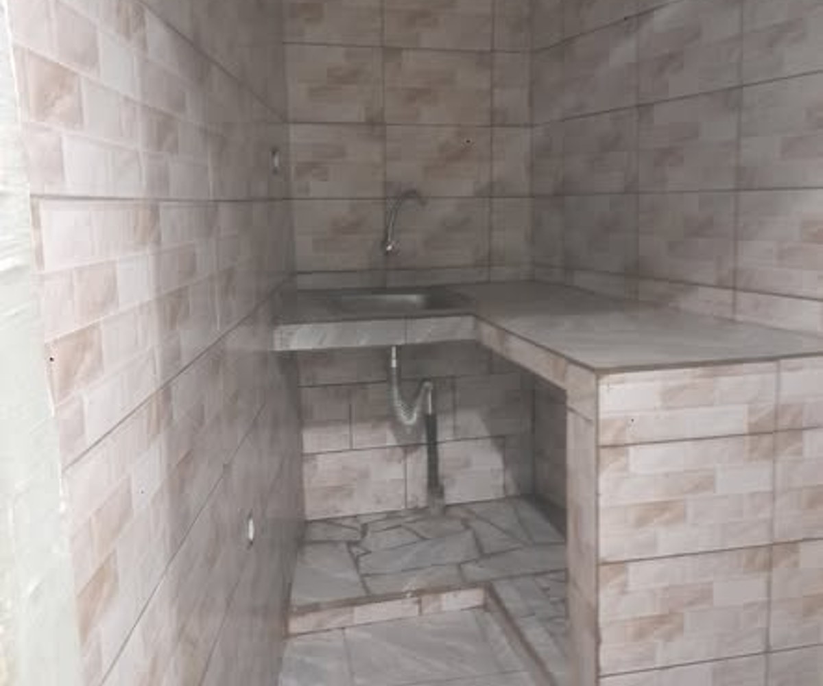 Chambre moderne avec cour et puit – Etoug-Ebe
