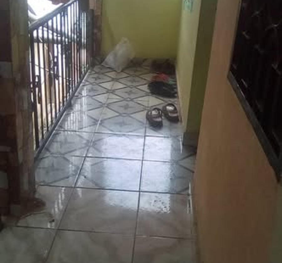 Chambre moderne à Ndogbon, Douala