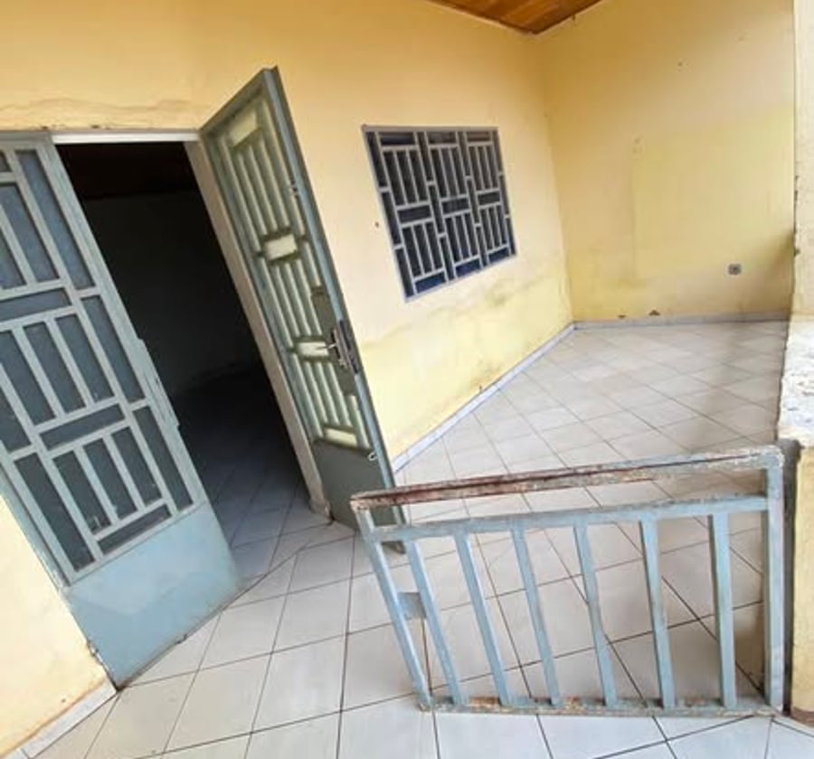 Villa à louer à Odza (Brigade) - 3 chambres, 200 000 FCFA/mois