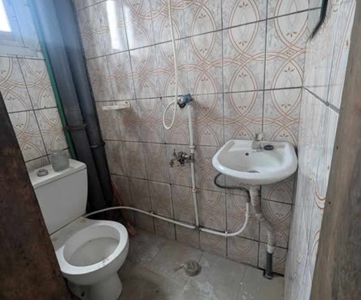 Chambre moderne avec balcon personnel – Ange Raphaël, Douala