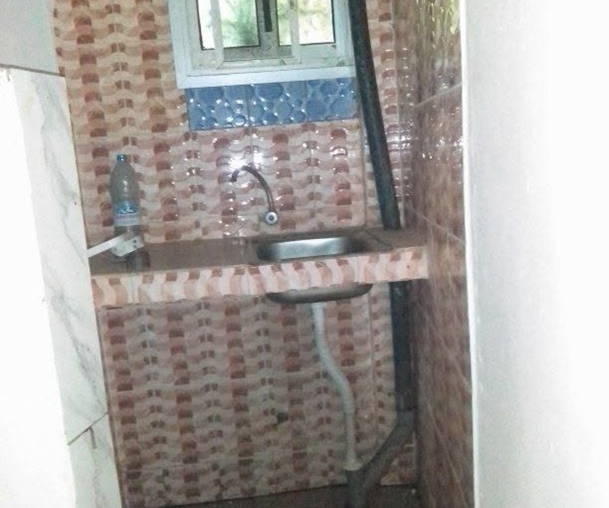 Studio moderne à louer à Mendong