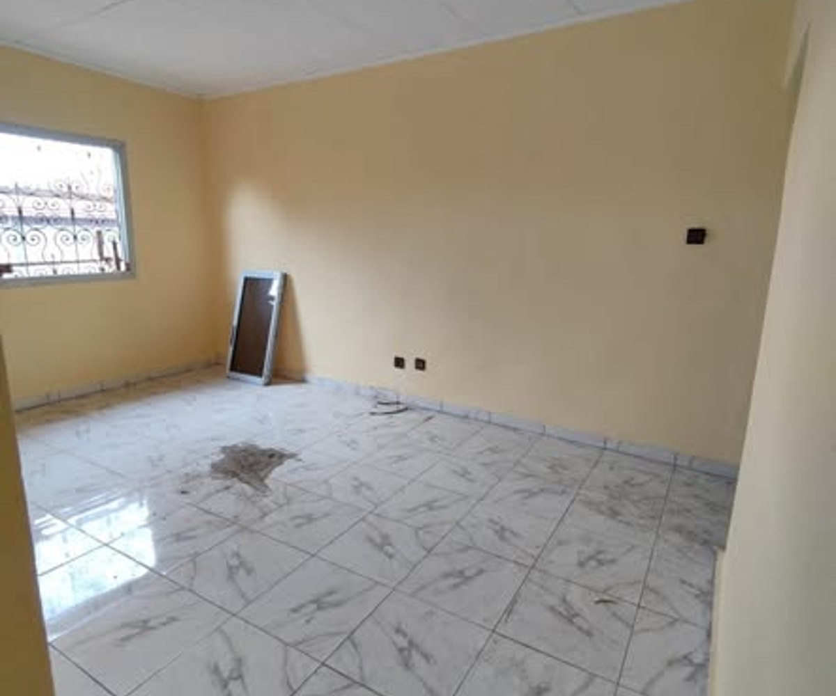 Studio à Fourgerol, Yaoundé