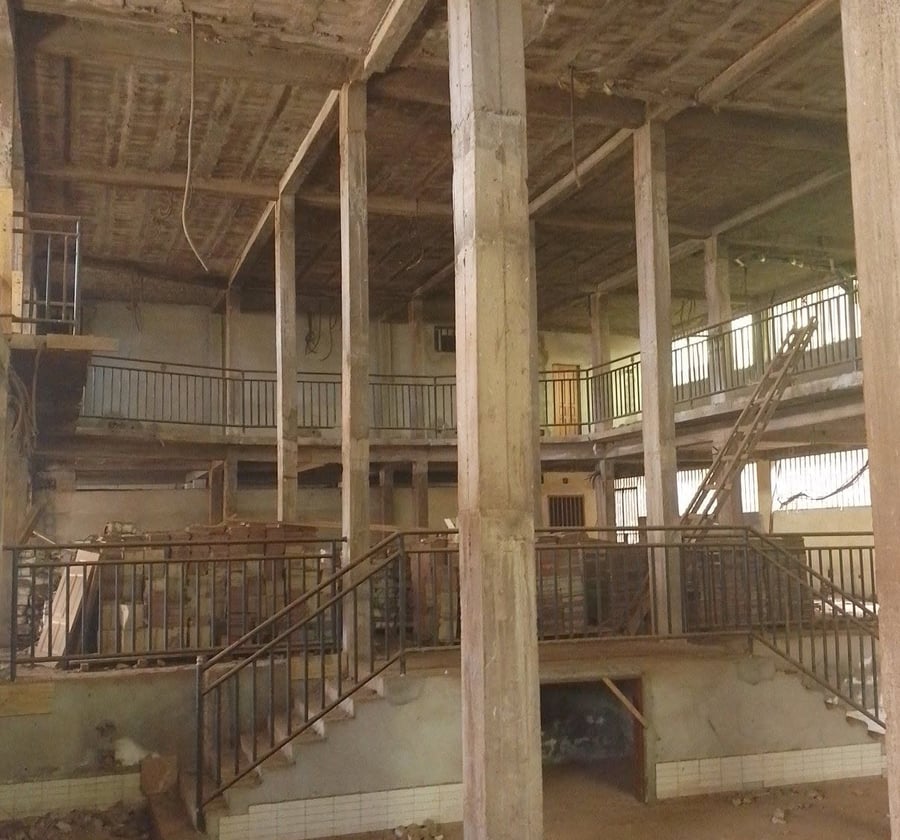Entrepôt à louer à Yaoundé Ekoudou