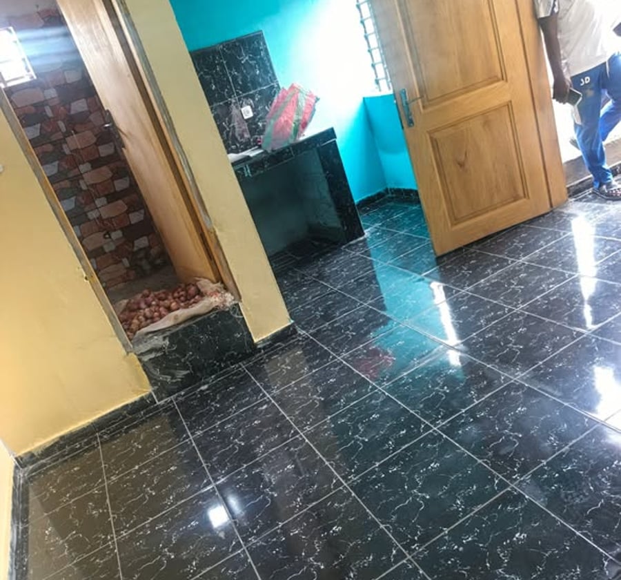 Chambre moderne à PK 10, Douala