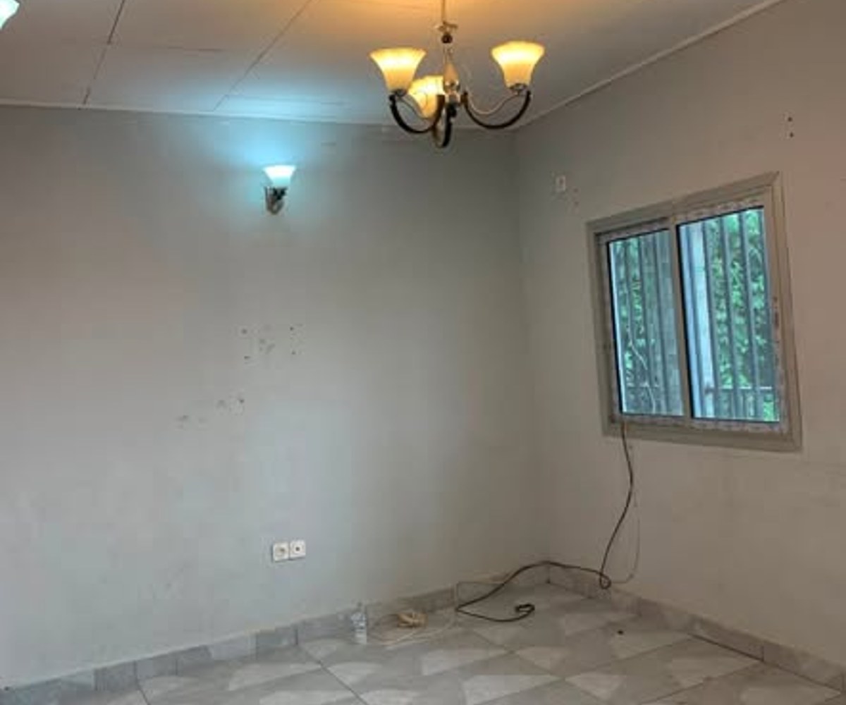 Studio moderne à louer à Ndogpassi
