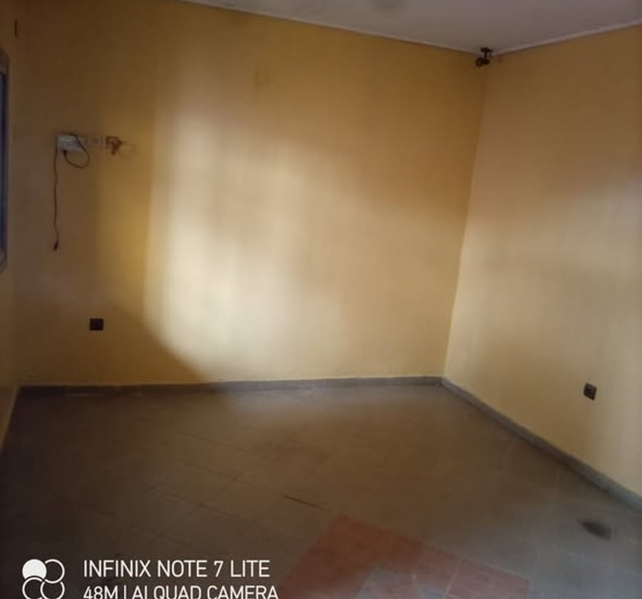 Appartement moderne à louer à Odza Borne 10