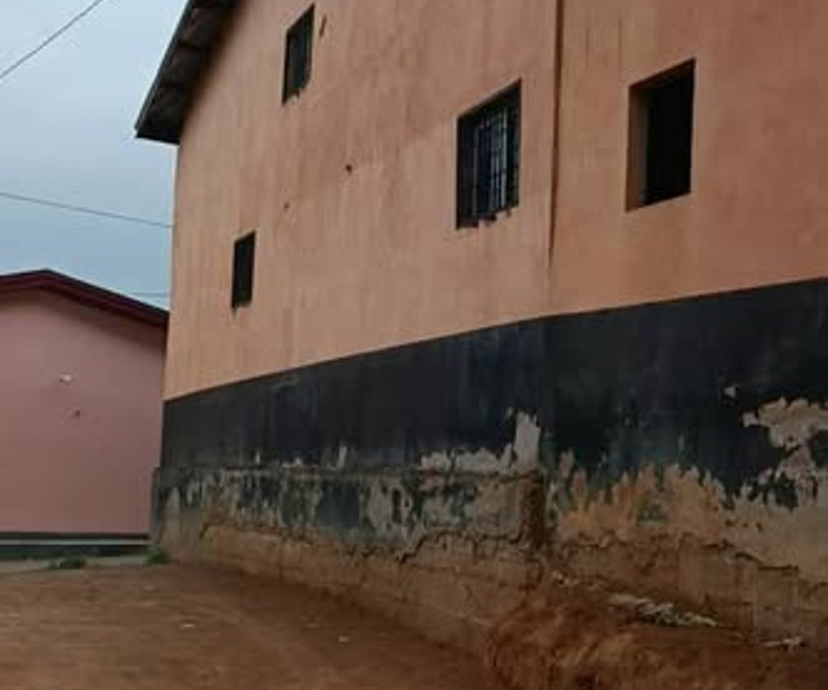 Entrepôts et bureaux à louer à Mvan, Yaoundé