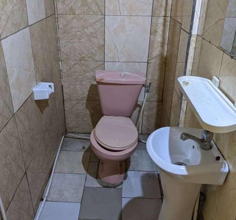 Très vaste chambre moderne à louer - Simbock