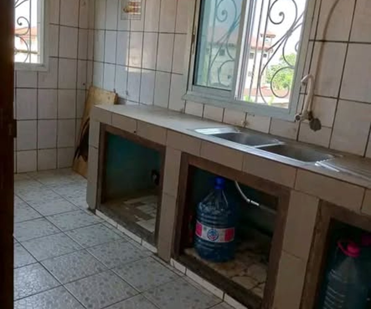 Appartement 2 chambres à Nyalla avec barrière et forage