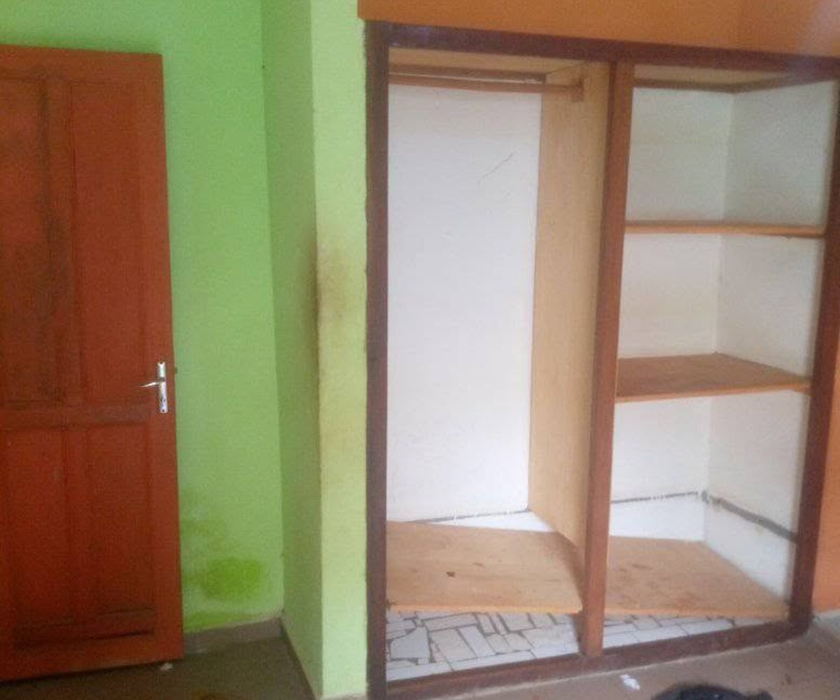 grande chambre moderne 3pieces a150 du centre des handicapés etoug-ebe eau gratuit compteur prépayé 30 8 services immobilier