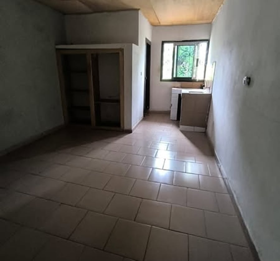 Chambre moderne à Ndogbong Biffaga - 35 000 FCFA/mois