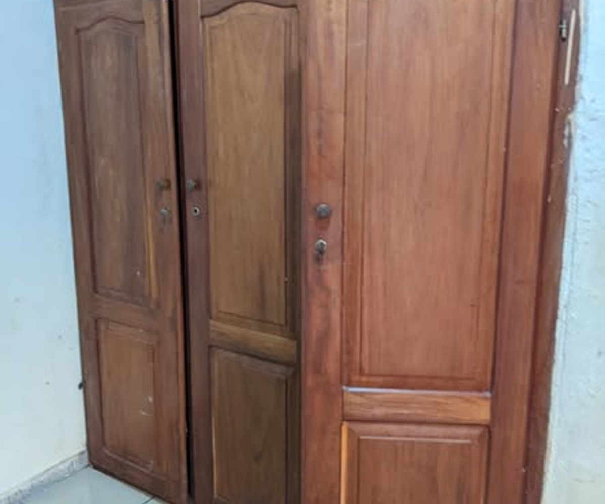 Vaste chambre moderne à louer au Petit Génie Simbock