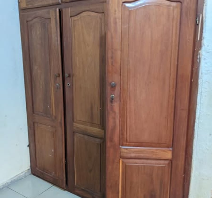Vaste chambre moderne à louer au Petit Génie Simbock