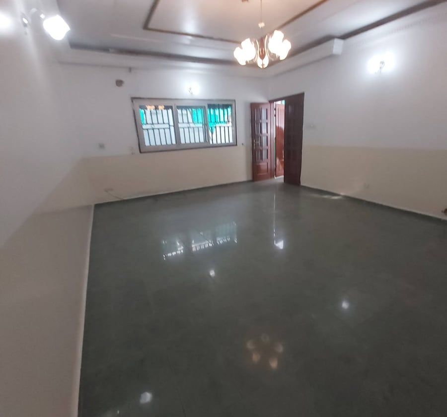Villa 3 chambres à Biyem-Assi