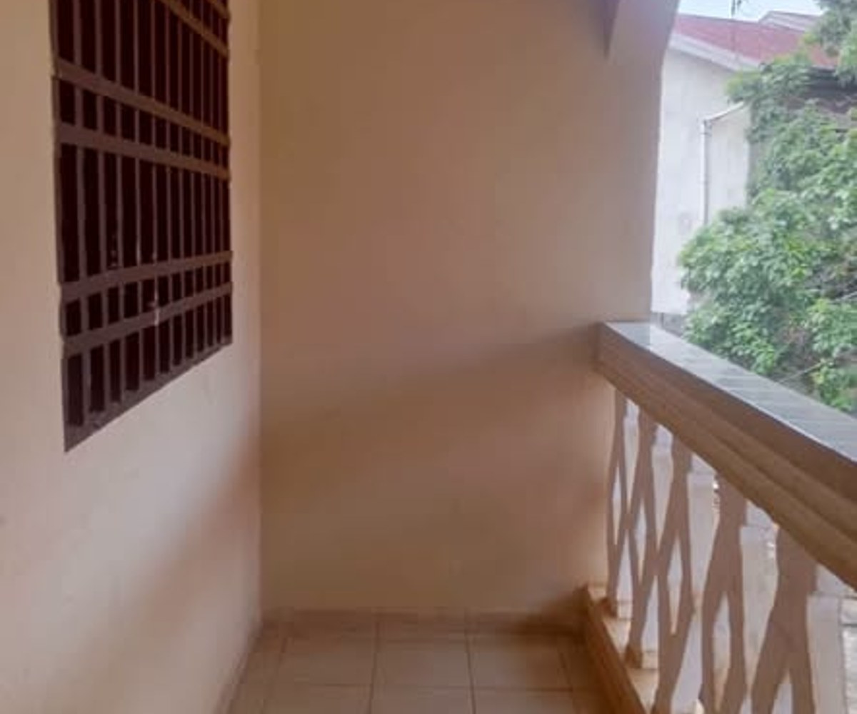 Appartement à louer à Fourgerol, Yaoundé - 80 000 FCFA/mois