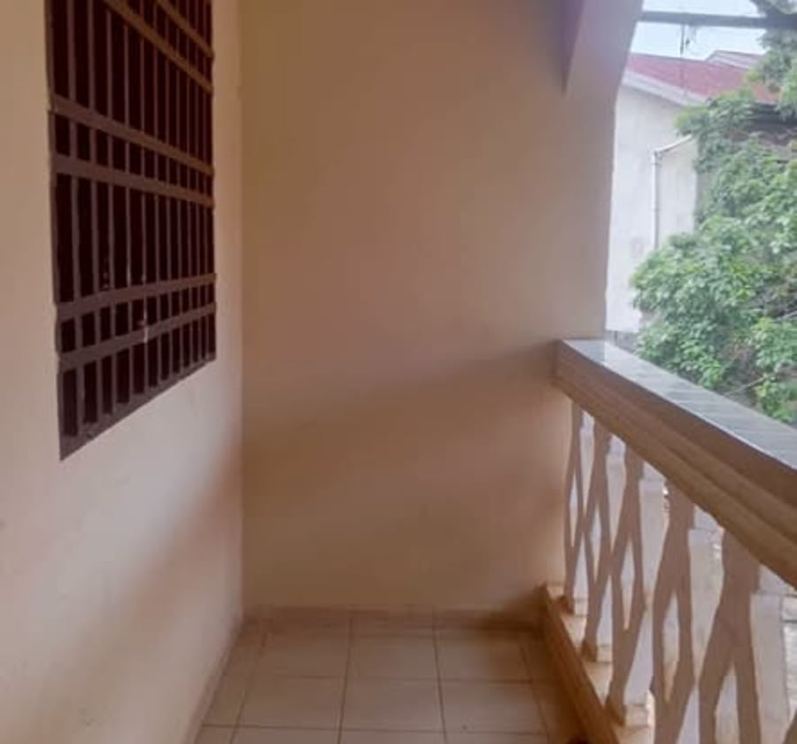 Appartement à louer à Fourgerol, Yaoundé - 80 000 FCFA/mois