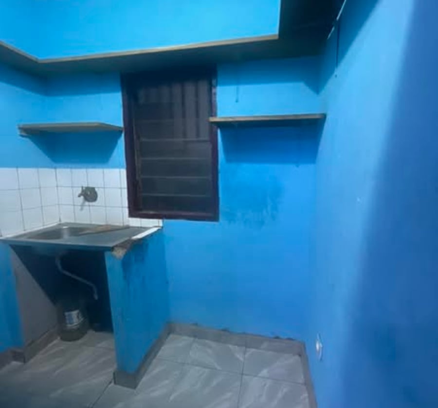 Studio moderne à Biyem-assi (Maison Blanche)