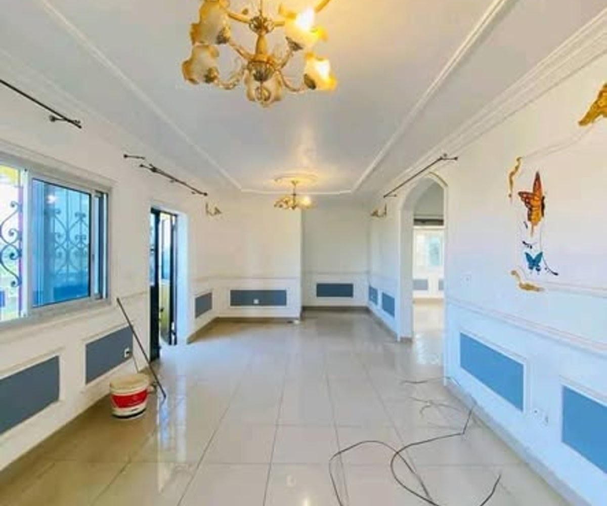 Appartement spacieux à Logbessou, 2 chambres, 2 douches, climatisé