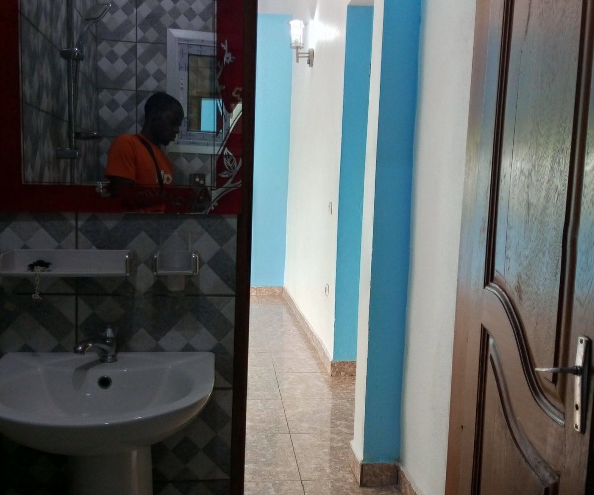 Appartement à louer à Ekie, Yaoundé - 2 chambres