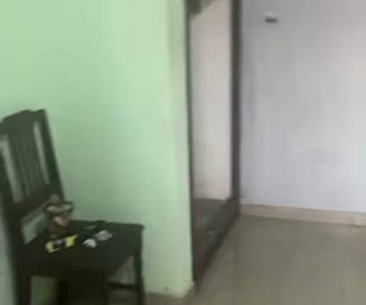 Grande chambre à louer à PK8, Douala