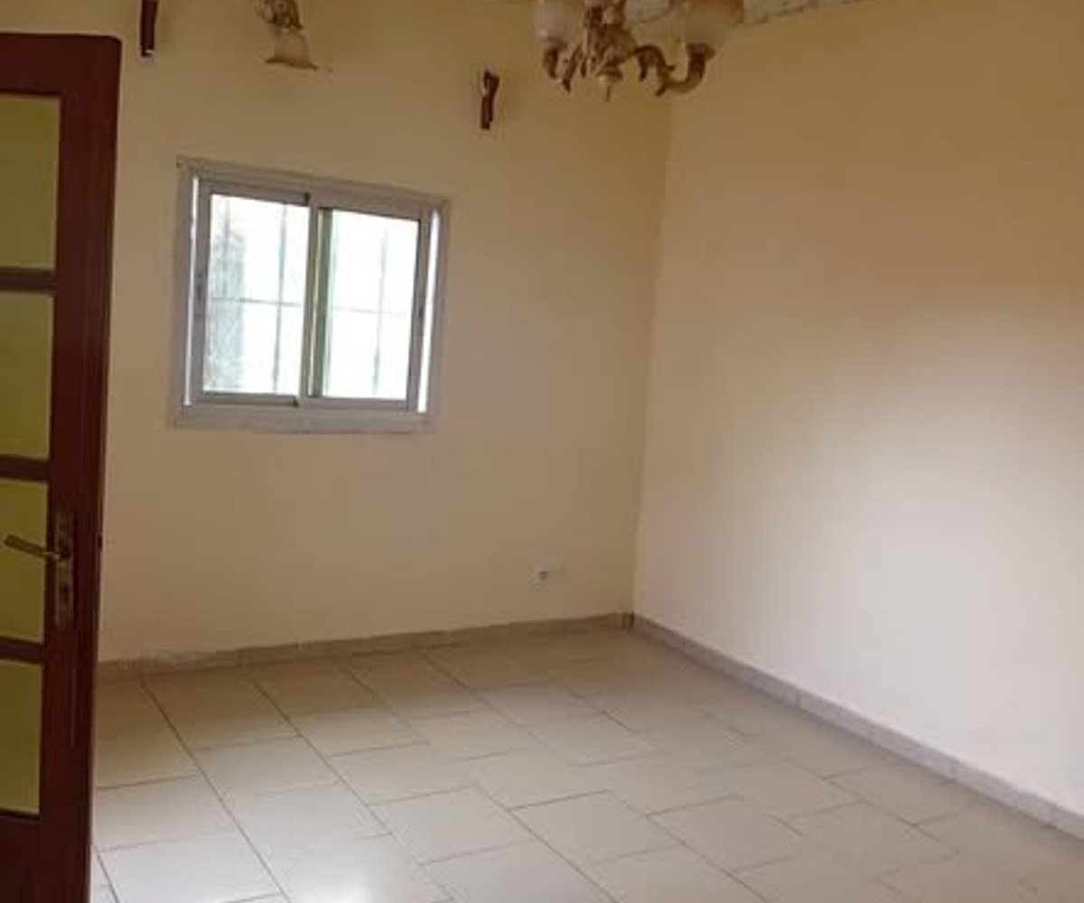 Studio individuel à louer - Mimboman, Yaoundé